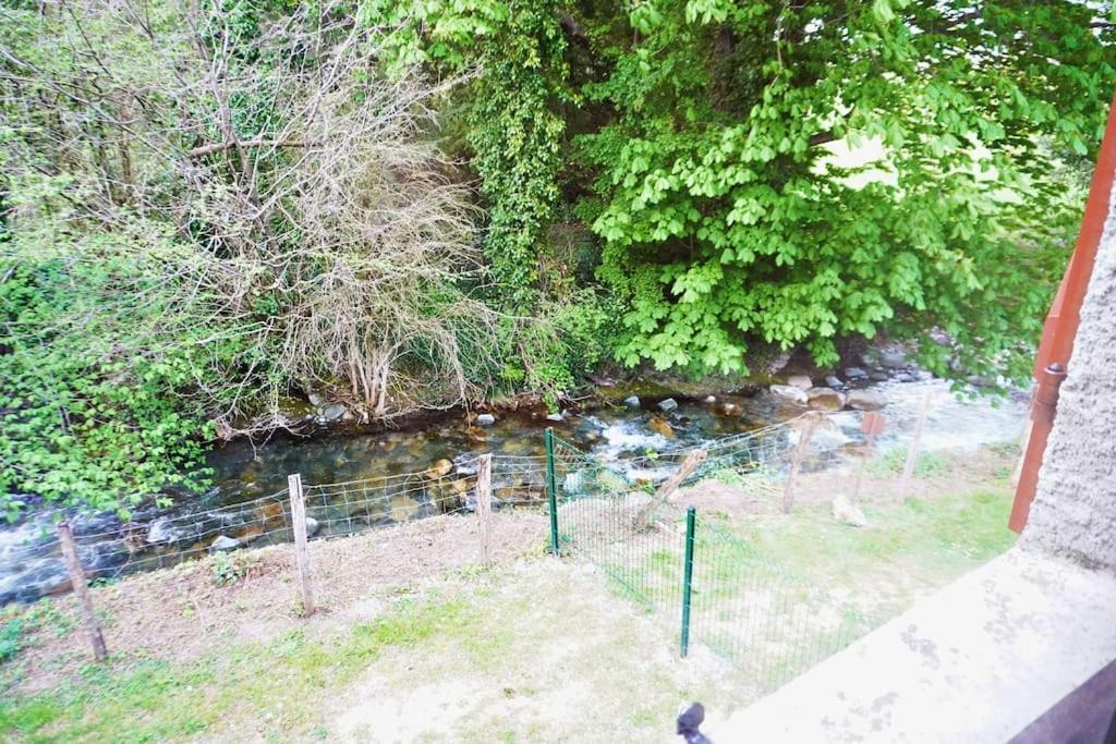 Appartement "Cocon Biellois" - Calme, Vue & Parking à Bielle Extérieur photo
